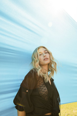Hailey Baldwin pic #1213571