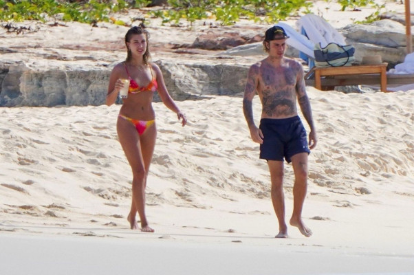 Hailey Baldwin pic #1251539