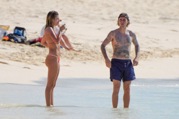 Hailey Baldwin pic #1251533