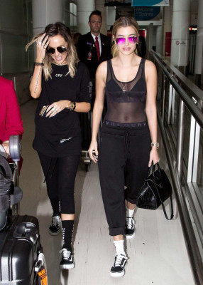 Hailey Baldwin pic #896446