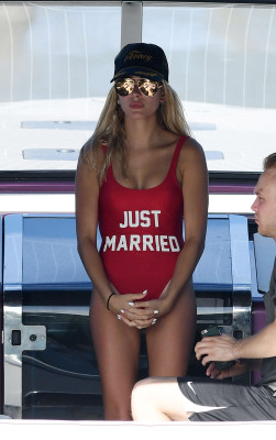 Hailey Baldwin pic #869216