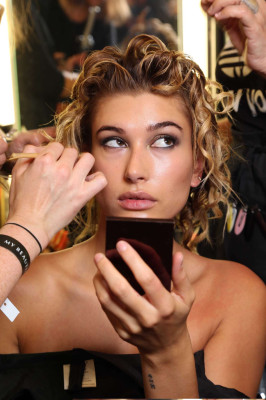 Hailey Baldwin pic #877955