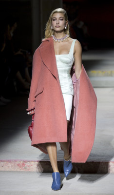 Hailey Baldwin pic #965096