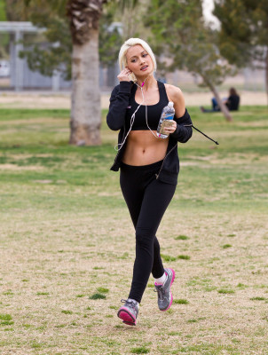 Holly Madison pic #525222