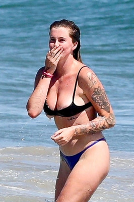 photo 9 in Ireland Baldwin gallery [id1225626] 2020-08-04 00:00:00