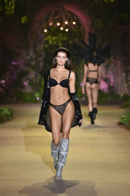 photo 19 in Isabeli Fontana gallery [id1101845] 2019-01-29 00:00:00