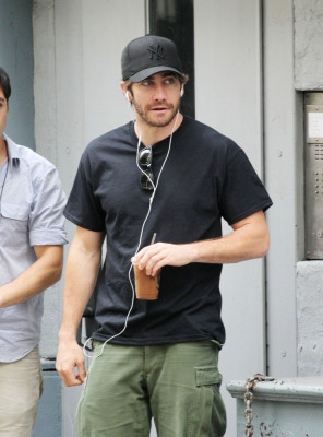 photo 17 in Jake Gyllenhaal gallery [id518541] 2012-08-03 00:00:00