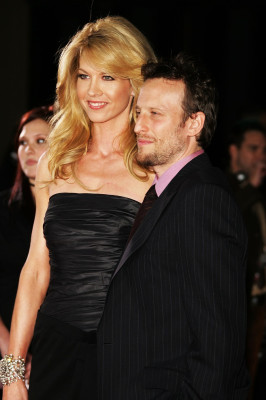 Jenna Elfman pic #354599