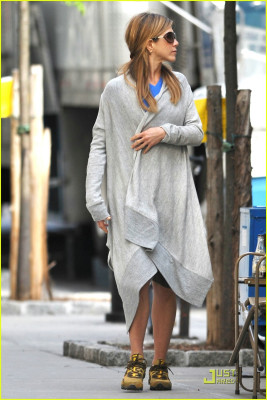 photo 21 in Jennifer Aniston gallery [id153660] 2009-05-13 00:00:00