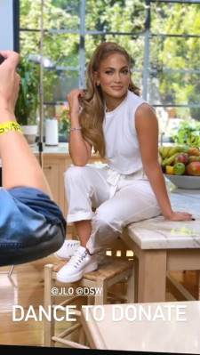 Jennifer Lopez pic #1235354