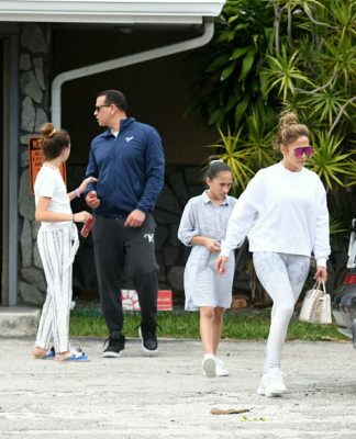 Jennifer Lopez pic #1124050
