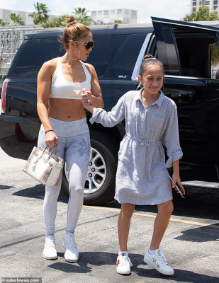 Jennifer Lopez pic #1124002