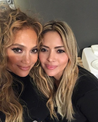 Jennifer Lopez pic #1004743