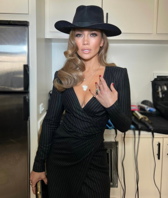 photo 12 in Jennifer Lopez gallery [id1315010] 2022-11-23 00:00:00