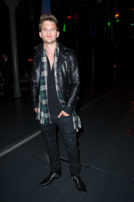 photo 21 in Jeremy Irvine gallery [id745988] 2014-12-05 00:00:00