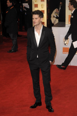 Jeremy Irvine pic #717747