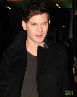 Jeremy Irvine pic #714577
