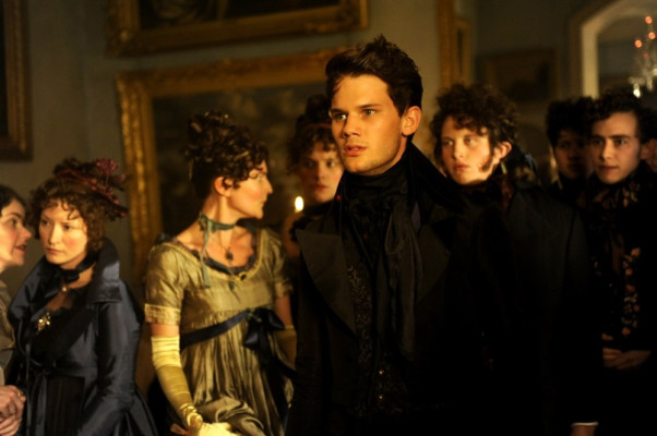 Jeremy Irvine pic #713729