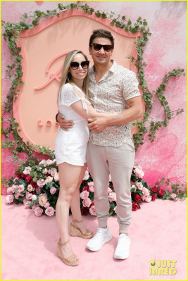 photo 4 in Jeremy Renner gallery [id1354674] 2024-07-29 00:00:00