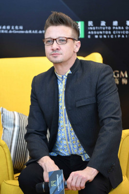 Jeremy Renner pic #988626