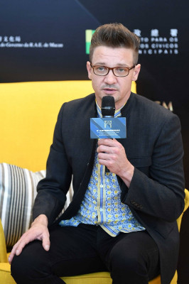 Jeremy Renner pic #988628