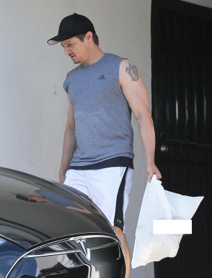 Jeremy Renner pic #689496