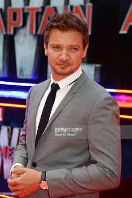 Jeremy Renner pic #878971