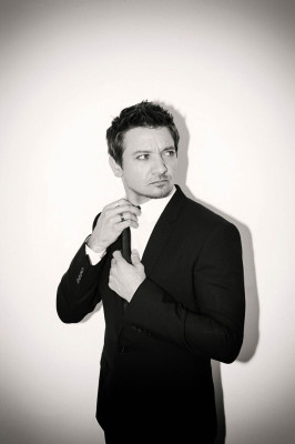 photo 10 in Jeremy Renner gallery [id1190689] 2019-11-25 00:00:00