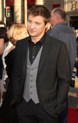 Jeremy Renner pic #332992