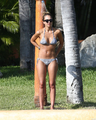 Jessica Alba pic #759541