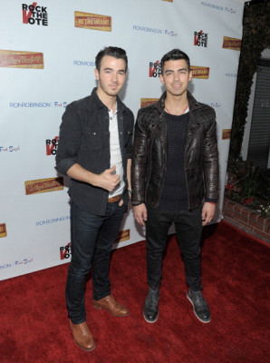 Joe Jonas pic #446293