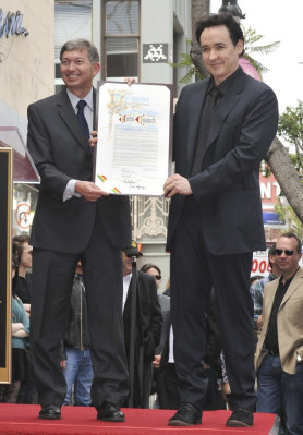 photo 4 in John Cusack gallery [id557238] 2012-11-28 00:00:00