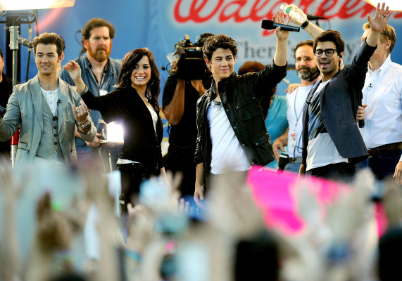 Jonas Brothers pic #259273