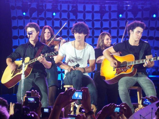 photo 5 in Jonas Brothers gallery [id170432] 2009-07-13 00:00:00