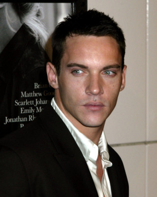 Jonathan Rhys-Meyers pic #615995