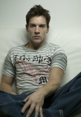 Jonathan Rhys-Meyers pic #723494