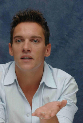 Jonathan Rhys-Meyers pic #602081
