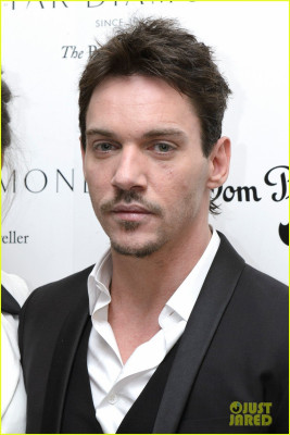 Jonathan Rhys-Meyers pic #630402