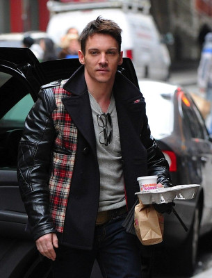 Jonathan Rhys-Meyers pic #621279