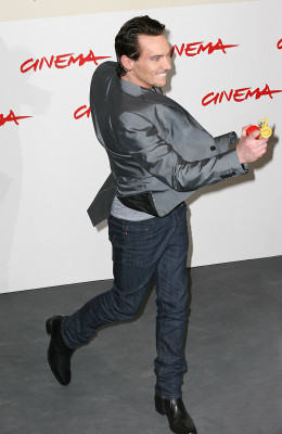 Jonathan Rhys-Meyers pic #617091