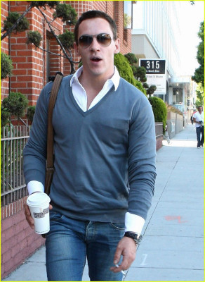 Jonathan Rhys-Meyers pic #596381