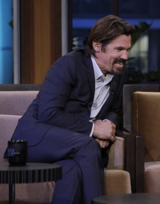 photo 25 in Josh Brolin gallery [id265636] 2010-06-22 00:00:00