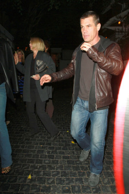 photo 12 in Josh Brolin gallery [id561471] 2012-12-17 00:00:00