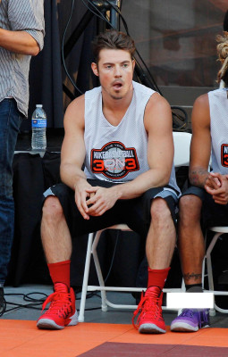 photo 5 in Josh Henderson gallery [id671972] 2014-02-24 00:00:00