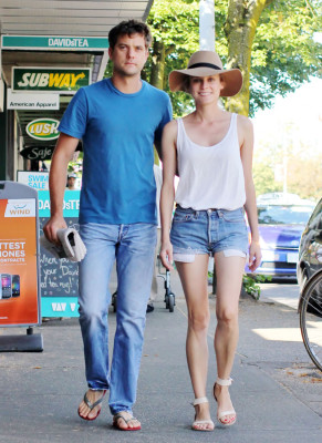 photo 3 in Joshua Jackson gallery [id524589] 2012-08-21 00:00:00