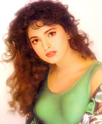 Juhi Chawla pic #1289487