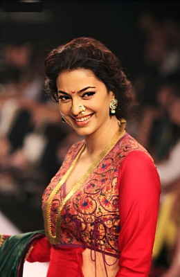 Juhi Chawla pic #1289545