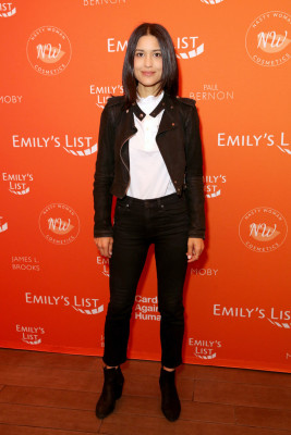 Julia Jones pic #1015015