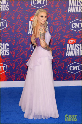 Julia Michaels pic #1148093