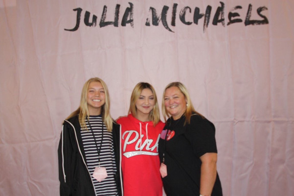 Julia Michaels pic #1169466